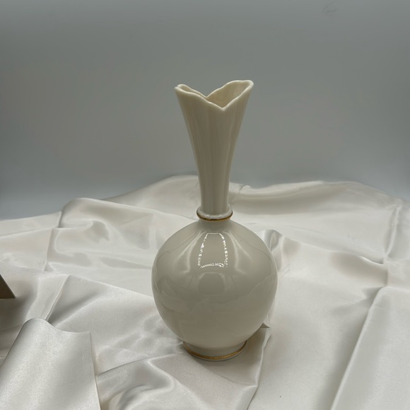 2 Lenox Bud Vases - Picture 1 of 6